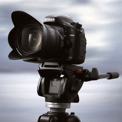 Nikon’dan orta seviye full frame: D600