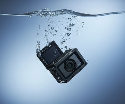 1553695907_RX02_Waterproof_RGB Sony RX0 II