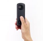 Z1_hold k Ricoh Theta Z1