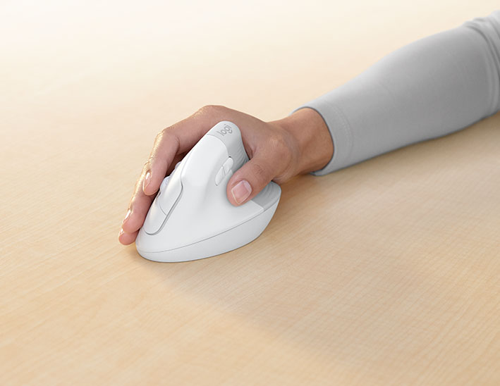 1650366447 High Resolution PNG LIFT Hand LIFE BOB Off White Wide Crop - Logitech Lift Vertical Ergonomik Kablosuz Mouse