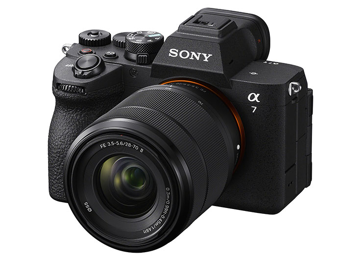 Sony A7 V Tanıtıldı 1764683977 Alpha 7 V SEL28702 right - Sony A7 V Tanıtıldı